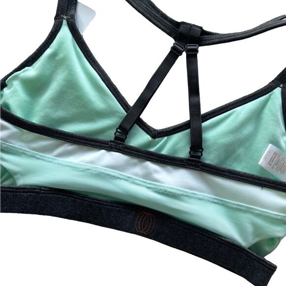 Balance collection medium impact sports bra size XS - Picture 4 of 9